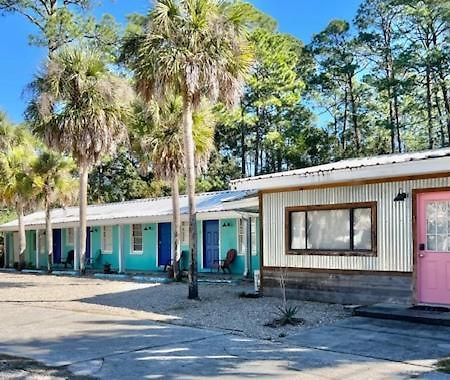 The Panacea Motel Exterior photo